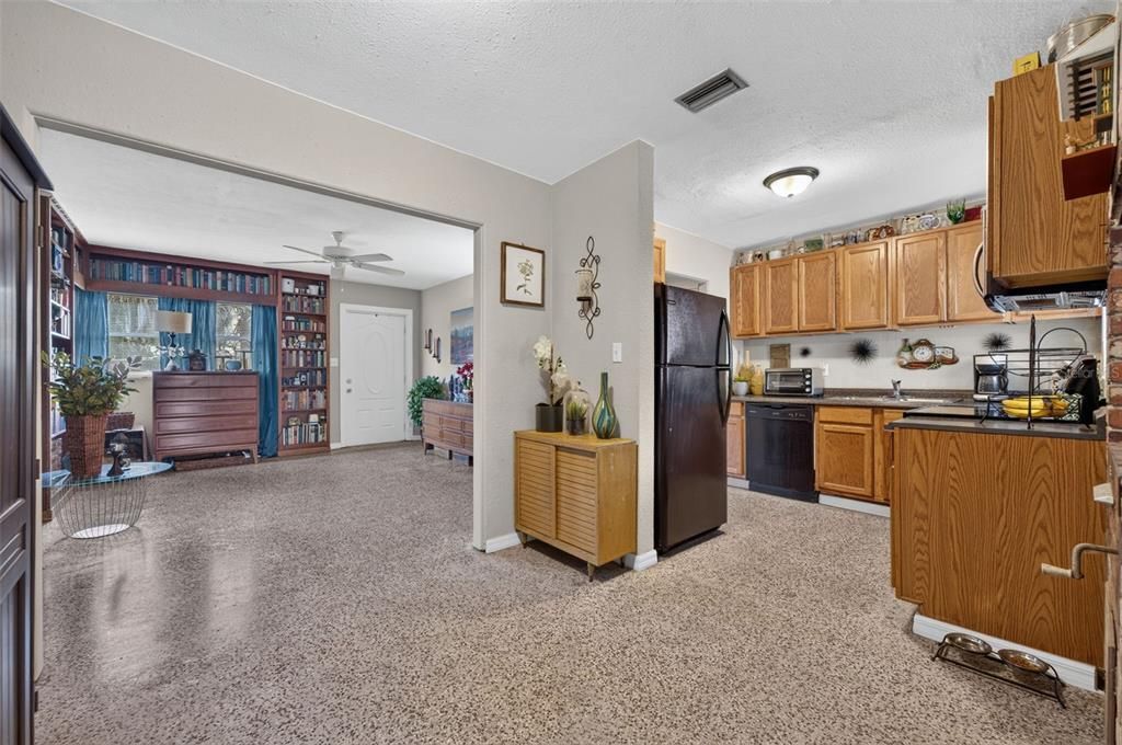 Activo con contrato: $299,000 (3 camas, 2 baños, 1492 Pies cuadrados)
