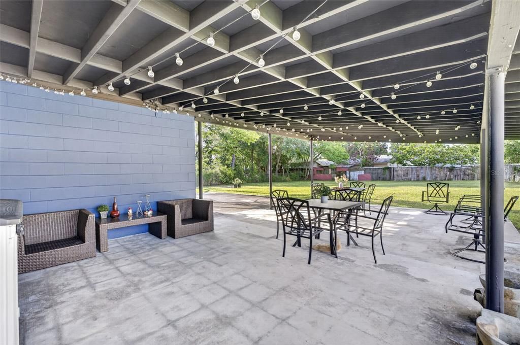 Activo con contrato: $299,000 (3 camas, 2 baños, 1492 Pies cuadrados)