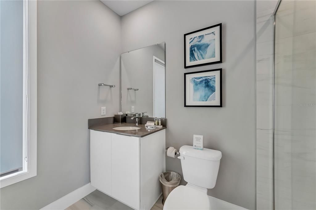 En Venta: $499,000 (5 camas, 4 baños, 2703 Pies cuadrados)