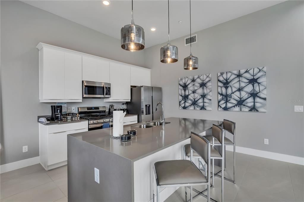 En Venta: $499,000 (5 camas, 4 baños, 2703 Pies cuadrados)