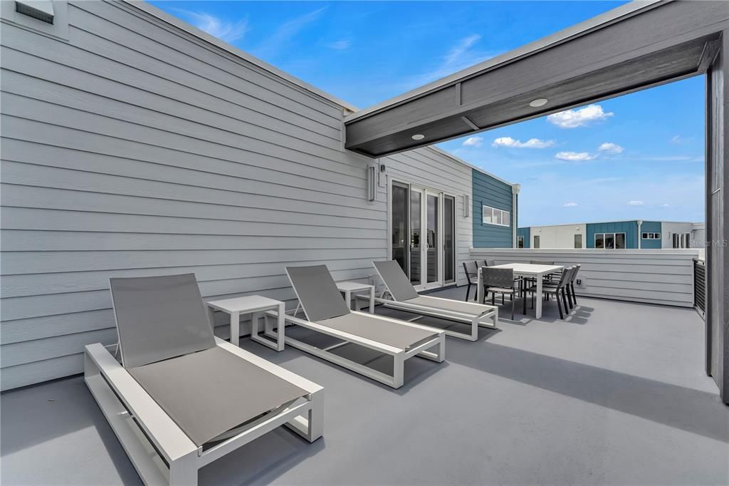 En Venta: $499,000 (5 camas, 4 baños, 2703 Pies cuadrados)