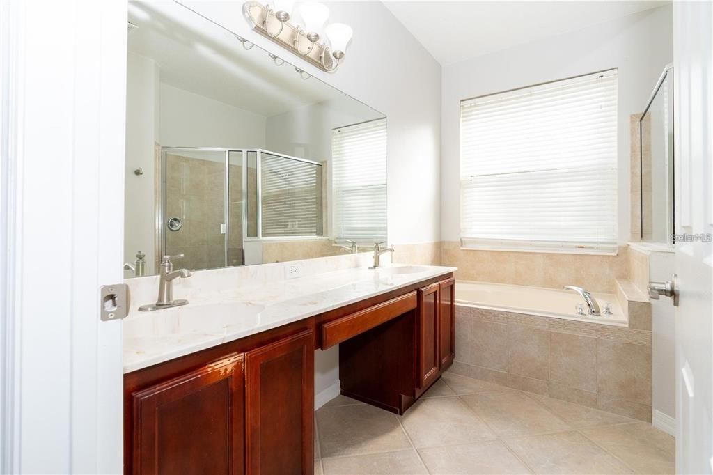 For Rent: $2,700 (3 beds, 2 baths, 2112 Square Feet)