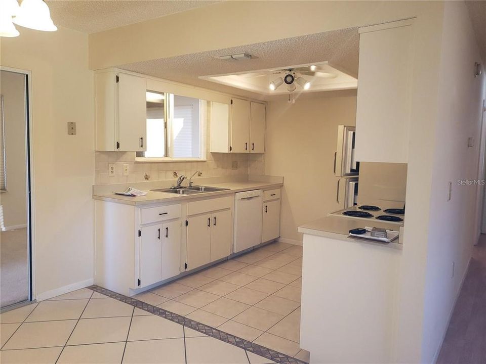 For Rent: $1,400 (2 beds, 2 baths, 1248 Square Feet)