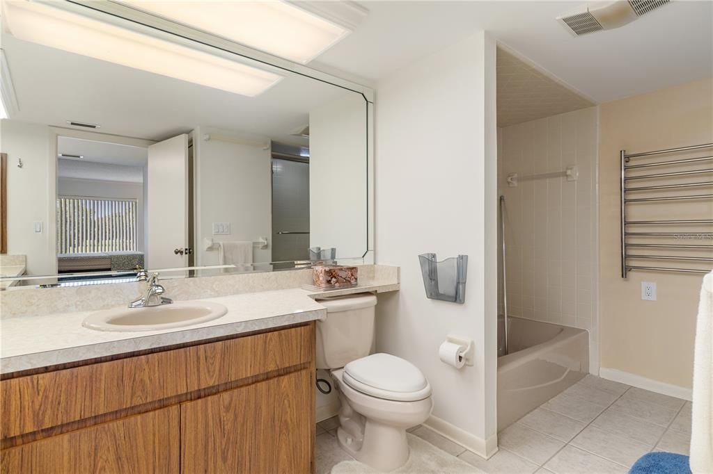 For Sale: $178,000 (2 beds, 2 baths, 1643 Square Feet)