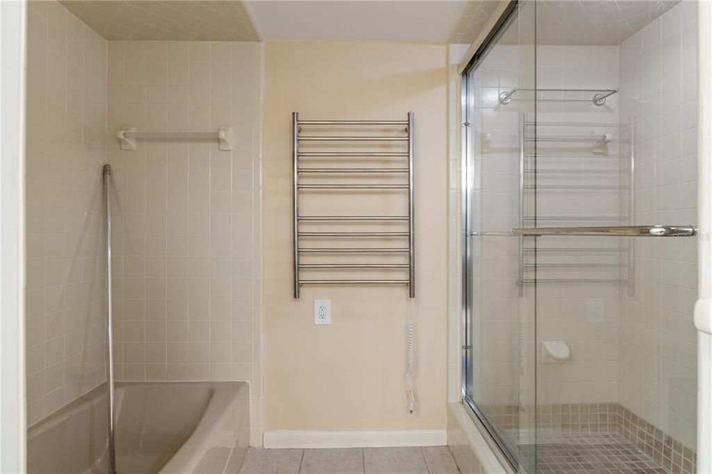 For Sale: $178,000 (2 beds, 2 baths, 1643 Square Feet)