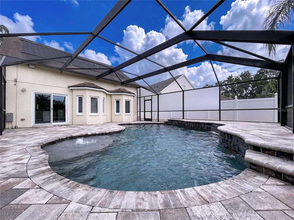 En Venta: $367,500 (4 camas, 2 baños, 1494 Pies cuadrados)
