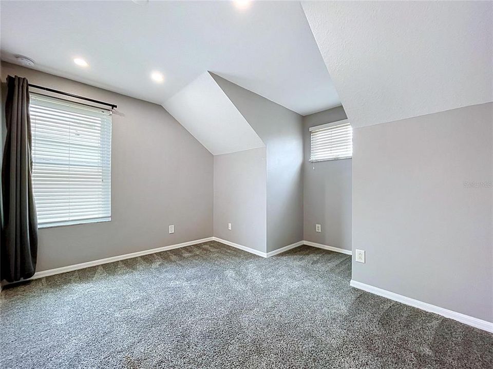 En Venta: $367,500 (4 camas, 2 baños, 1494 Pies cuadrados)