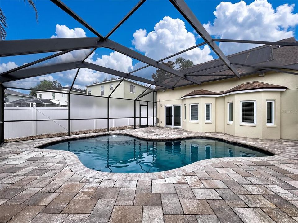 En Venta: $367,500 (4 camas, 2 baños, 1494 Pies cuadrados)