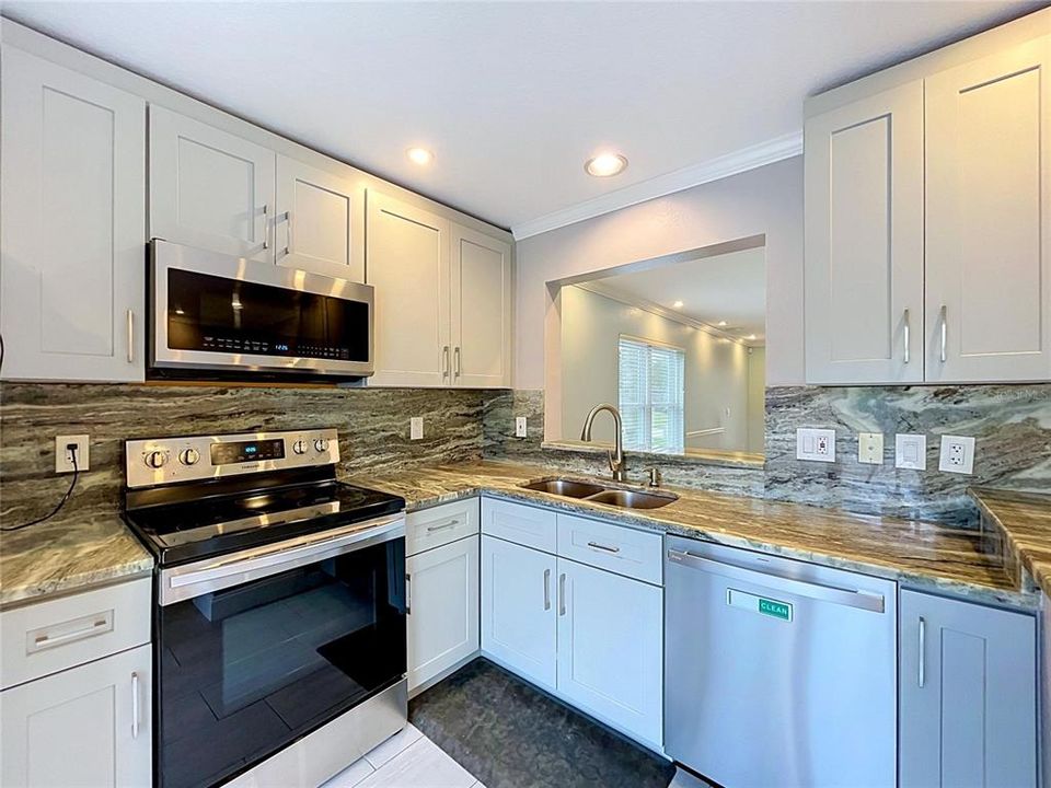 En Venta: $367,500 (4 camas, 2 baños, 1494 Pies cuadrados)