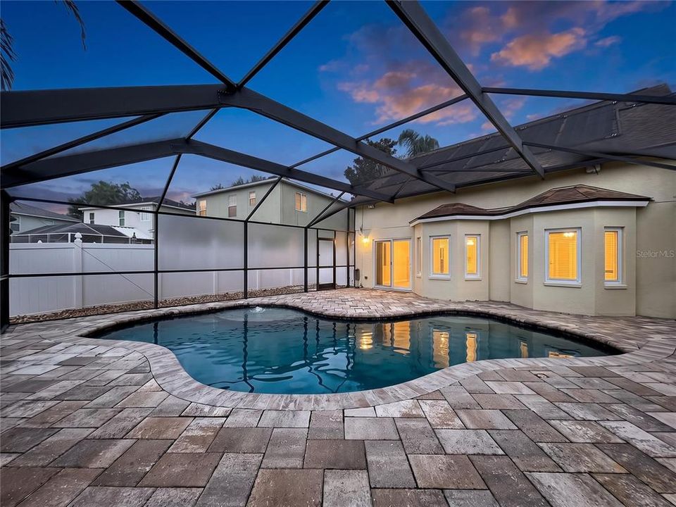 En Venta: $367,500 (4 camas, 2 baños, 1494 Pies cuadrados)