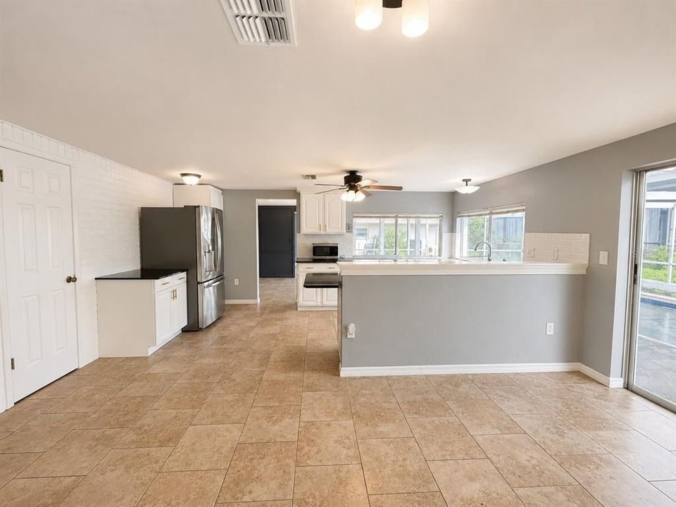 En Venta: $325,000 (3 camas, 2 baños, 1771 Pies cuadrados)