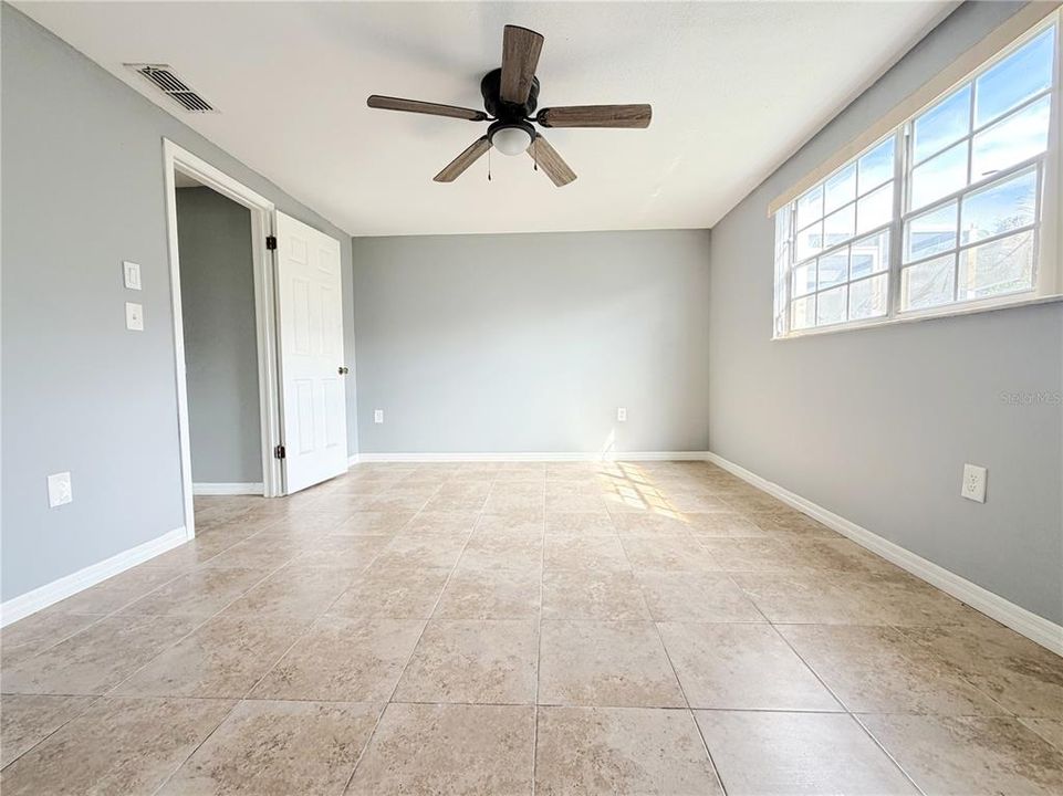 En Venta: $325,000 (3 camas, 2 baños, 1771 Pies cuadrados)