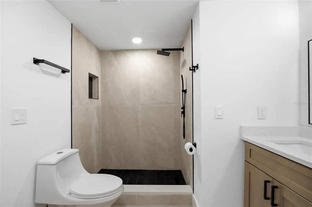 En Venta: $315,000 (2 camas, 2 baños, 928 Pies cuadrados)