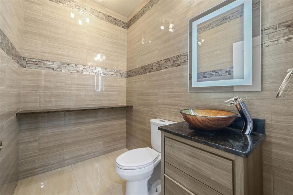 En Venta: $1,100,000 (5 camas, 4 baños, 4947 Pies cuadrados)