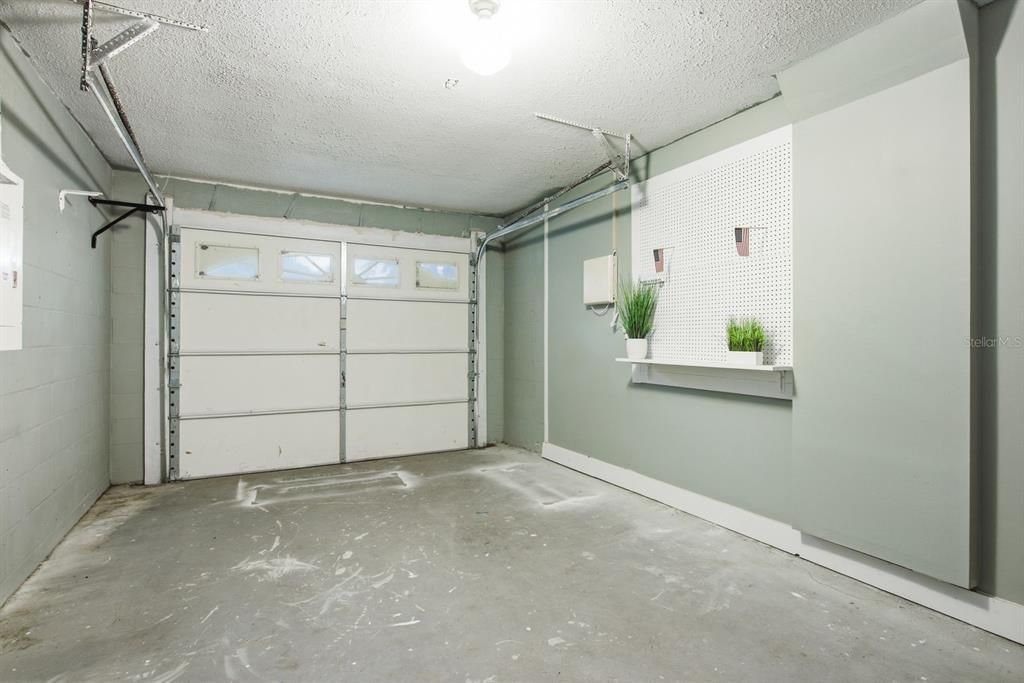Activo con contrato: $295,000 (2 camas, 2 baños, 1093 Pies cuadrados)