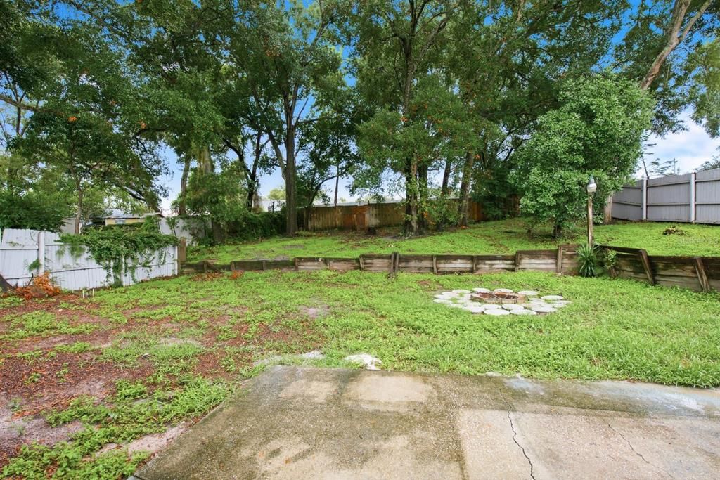 Activo con contrato: $295,000 (2 camas, 2 baños, 1093 Pies cuadrados)