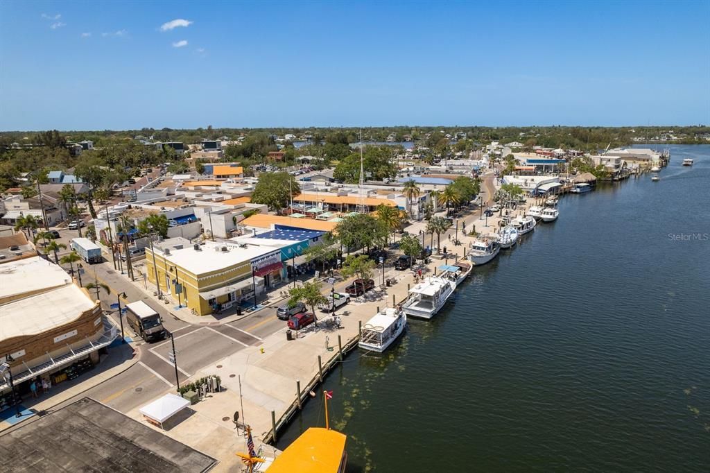 Activo con contrato: $295,000 (2 camas, 2 baños, 1093 Pies cuadrados)
