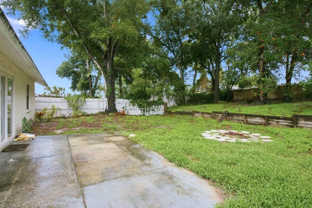 Activo con contrato: $295,000 (2 camas, 2 baños, 1093 Pies cuadrados)