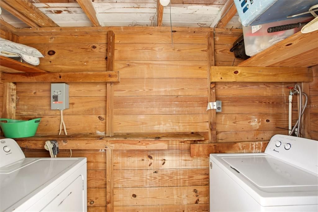 Activo con contrato: $655,000 (4 camas, 2 baños, 1448 Pies cuadrados)