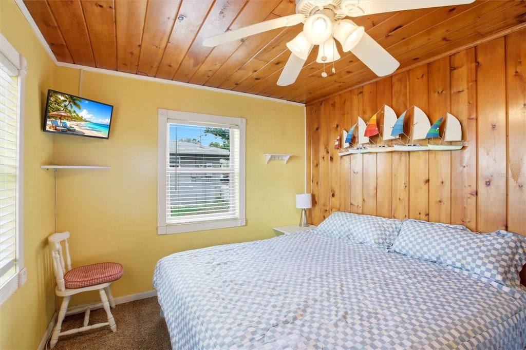 Activo con contrato: $655,000 (4 camas, 2 baños, 1448 Pies cuadrados)