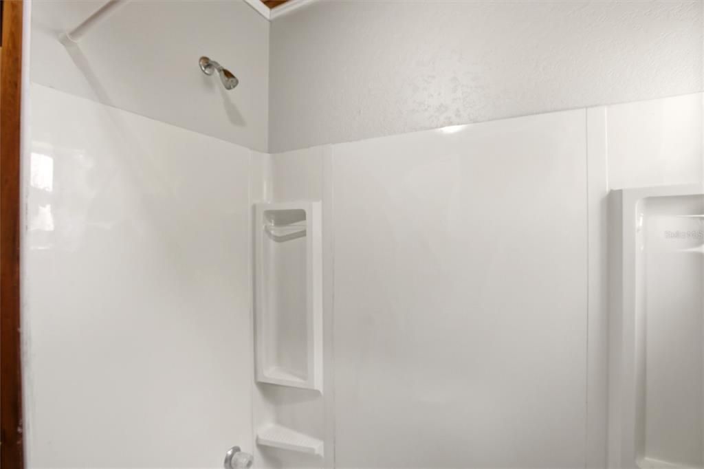 Activo con contrato: $655,000 (4 camas, 2 baños, 1448 Pies cuadrados)