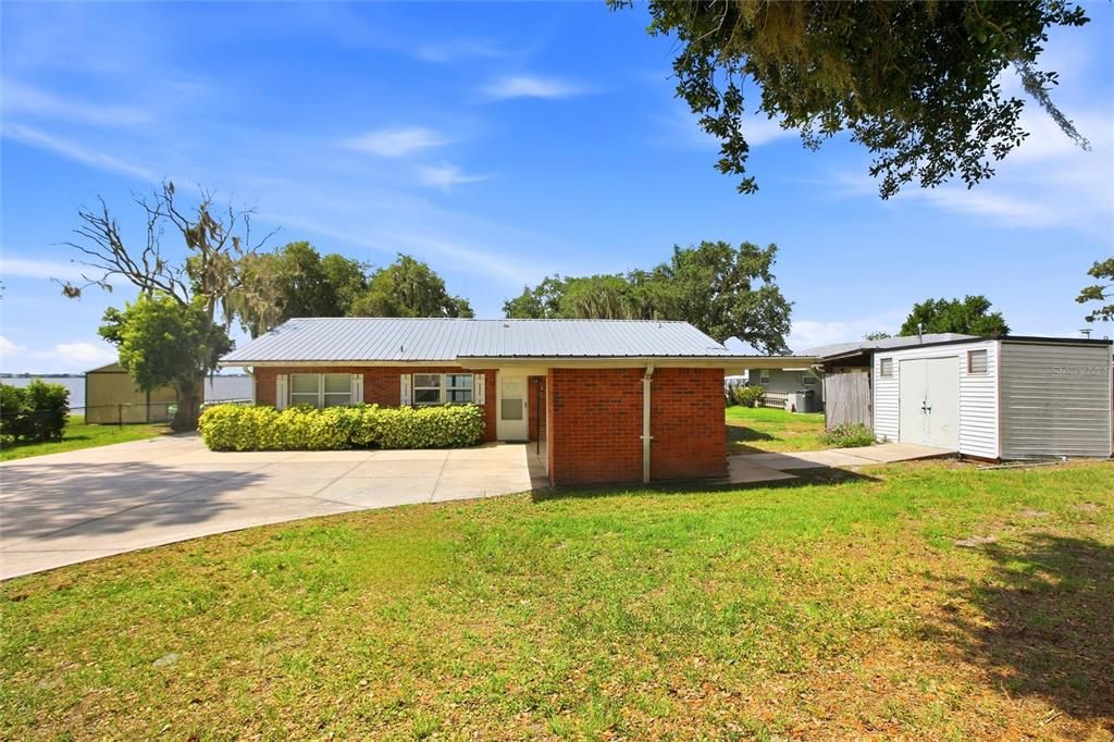 Activo con contrato: $655,000 (4 camas, 2 baños, 1448 Pies cuadrados)