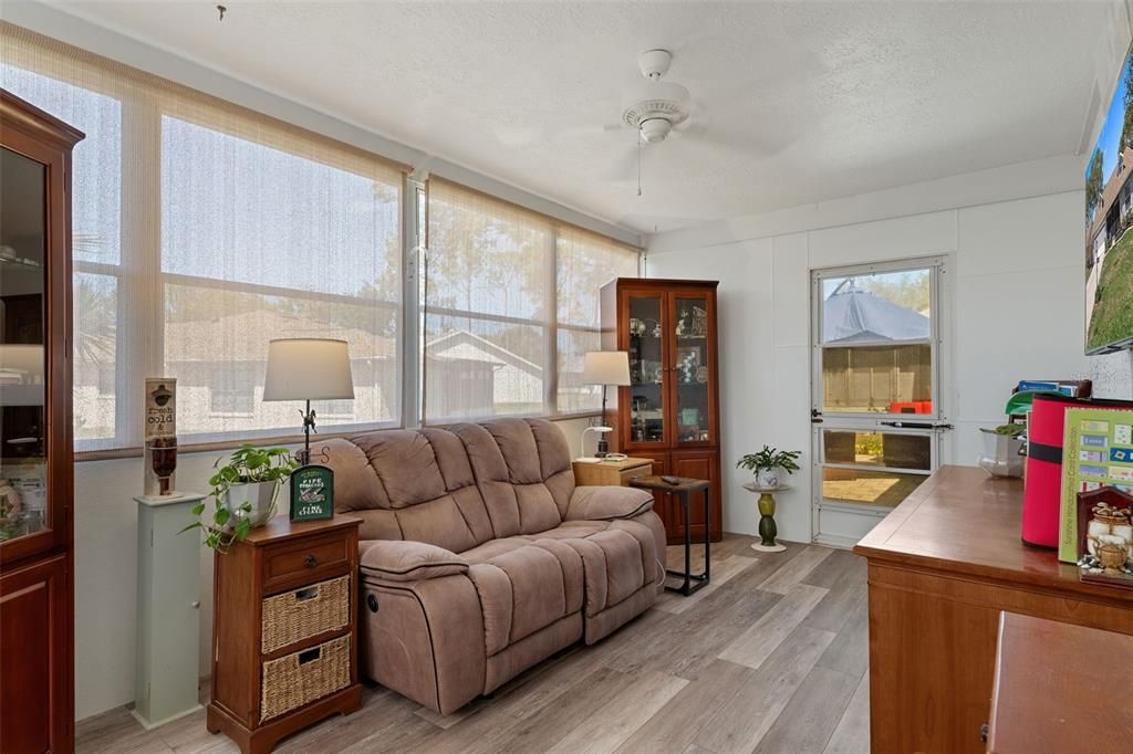 Activo con contrato: $325,900 (2 camas, 2 baños, 1674 Pies cuadrados)
