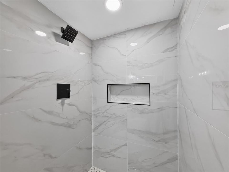 На продажу: $497,500 (4 спален, 2 ванн, 1712 Квадратных фут)