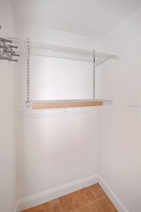 For Rent: $2,200 (1 beds, 1 baths, 885 Square Feet)