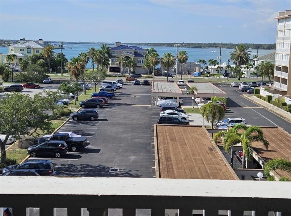 For Rent: $2,200 (1 beds, 1 baths, 885 Square Feet)