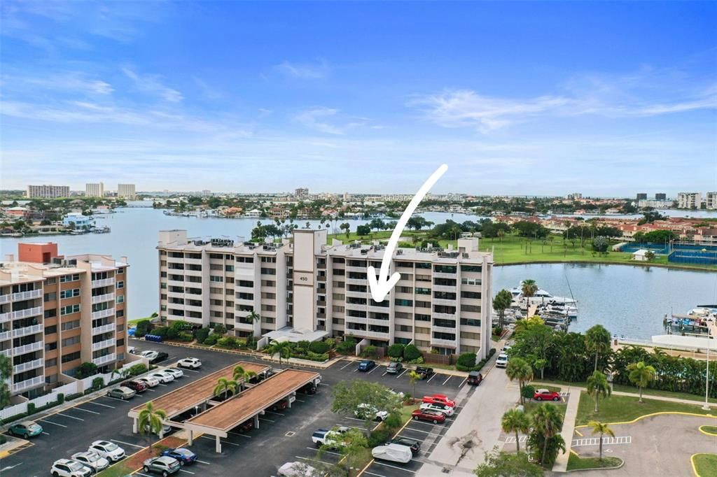 For Rent: $2,200 (1 beds, 1 baths, 885 Square Feet)