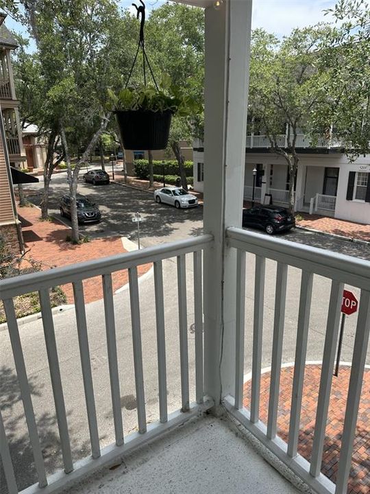 For Rent: $1,995 (2 beds, 2 baths, 1008 Square Feet)