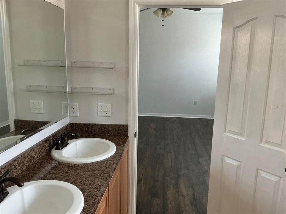 For Rent: $2,600 (3 beds, 2 baths, 1865 Square Feet)