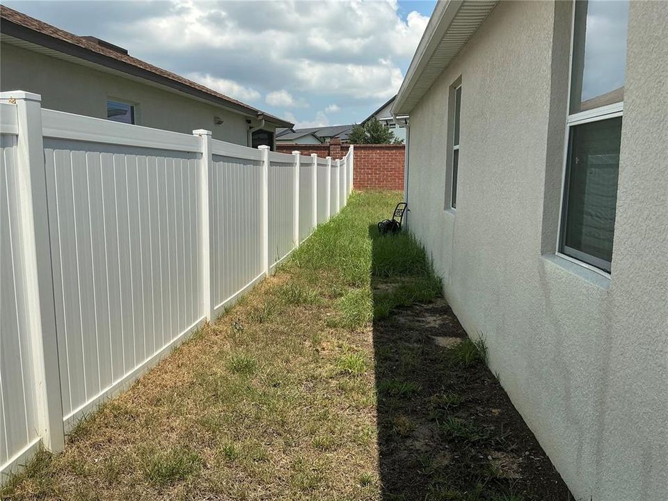 For Rent: $2,600 (3 beds, 2 baths, 1865 Square Feet)
