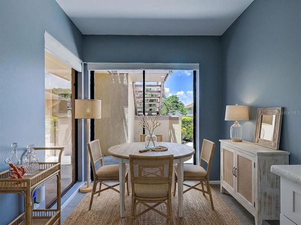 На продажу: $235,000 (2 спален, 2 ванн, 1260 Квадратных фут)