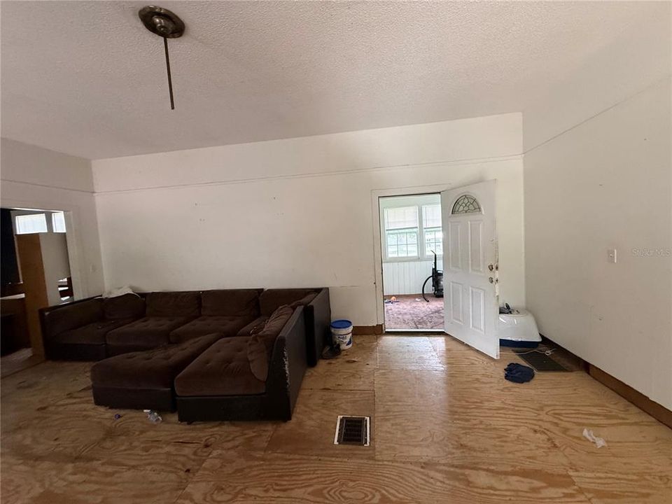 En Venta: $127,000 (3 camas, 2 baños, 1712 Pies cuadrados)