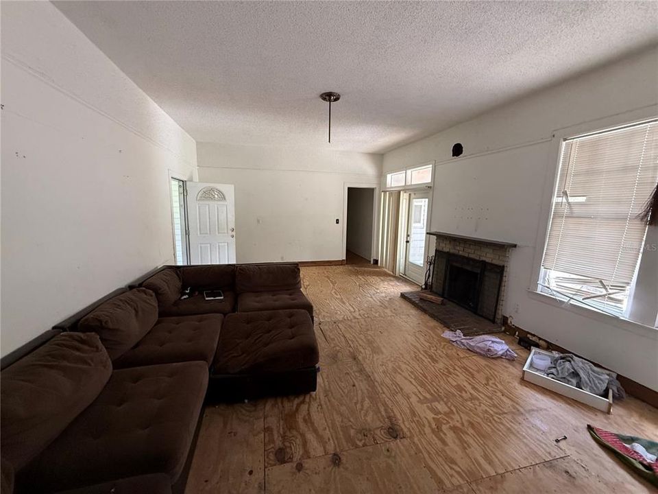 En Venta: $127,000 (3 camas, 2 baños, 1712 Pies cuadrados)