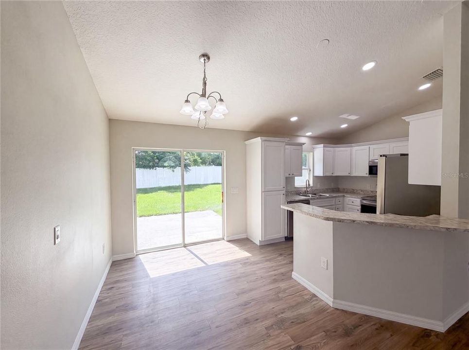For Sale: $275,000 (3 beds, 2 baths, 1396 Square Feet)