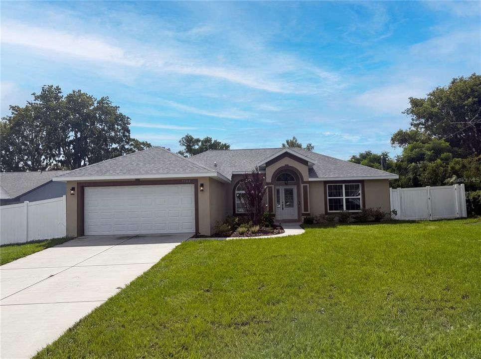 For Sale: $275,000 (3 beds, 2 baths, 1396 Square Feet)
