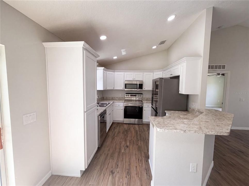 For Sale: $275,000 (3 beds, 2 baths, 1396 Square Feet)