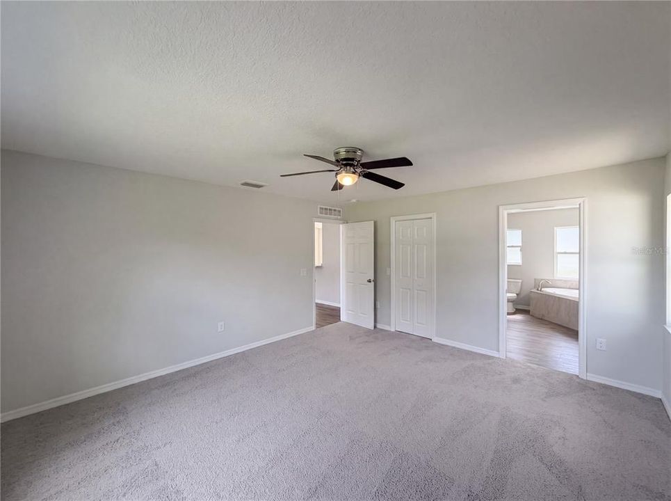 For Sale: $275,000 (3 beds, 2 baths, 1396 Square Feet)