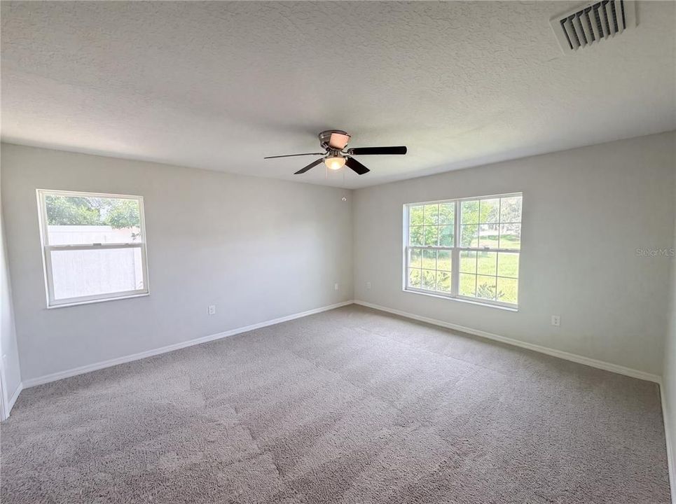 For Sale: $275,000 (3 beds, 2 baths, 1396 Square Feet)