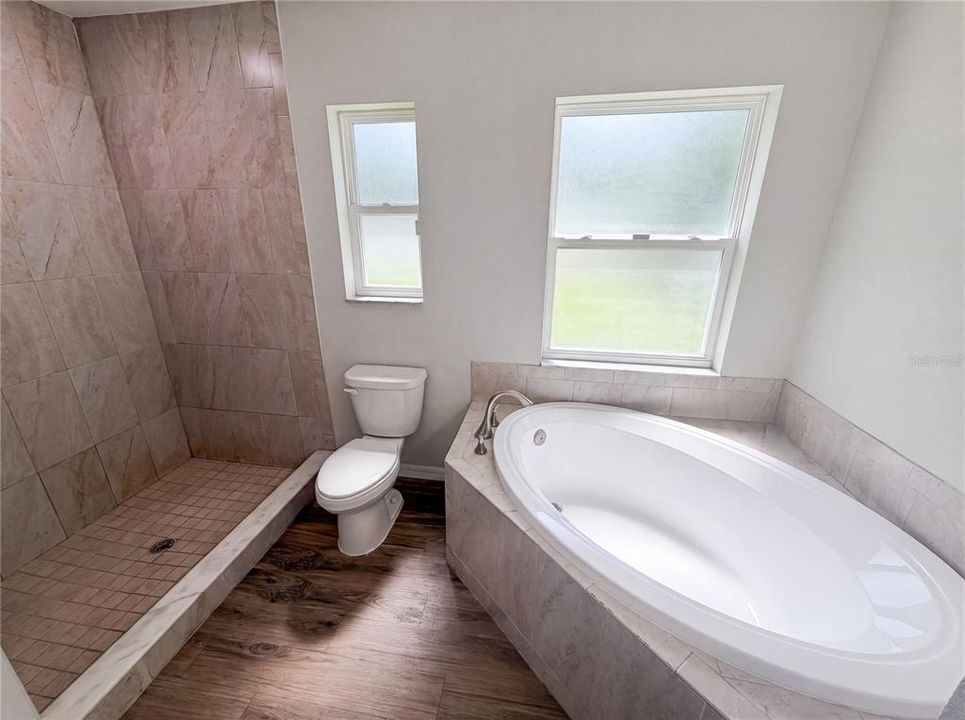 For Sale: $275,000 (3 beds, 2 baths, 1396 Square Feet)