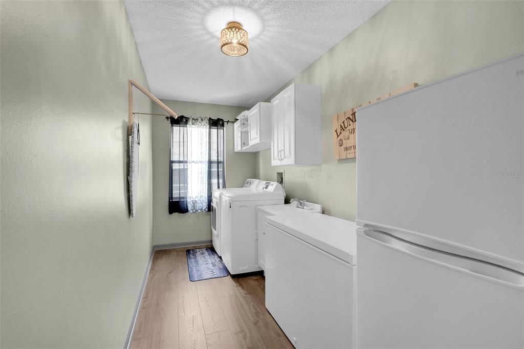 En Venta: $585,000 (4 camas, 2 baños, 3000 Pies cuadrados)