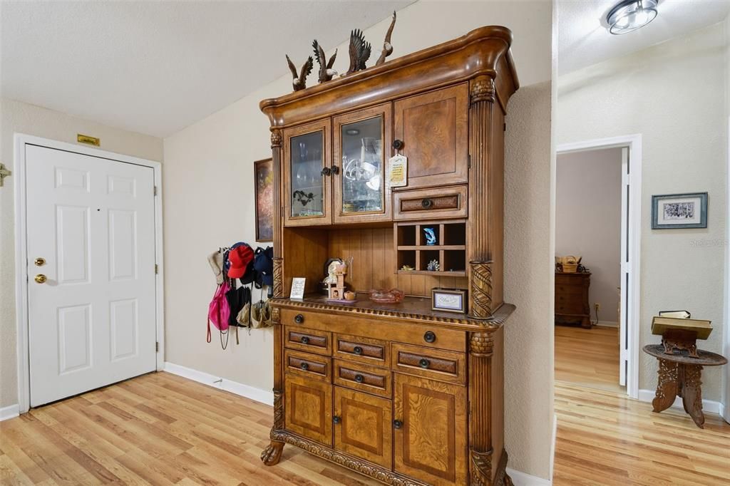На продажу: $389,900 (3 спален, 2 ванн, 1800 Квадратных фут)