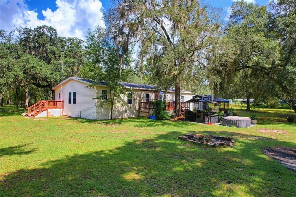 На продажу: $389,900 (3 спален, 2 ванн, 1800 Квадратных фут)