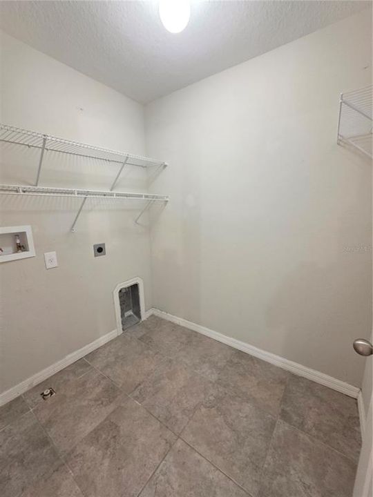 En Venta: $249,900 (3 camas, 2 baños, 1928 Pies cuadrados)