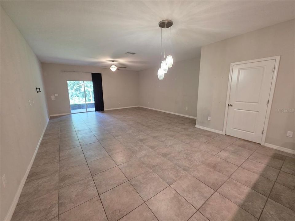 En Venta: $249,900 (3 camas, 2 baños, 1928 Pies cuadrados)