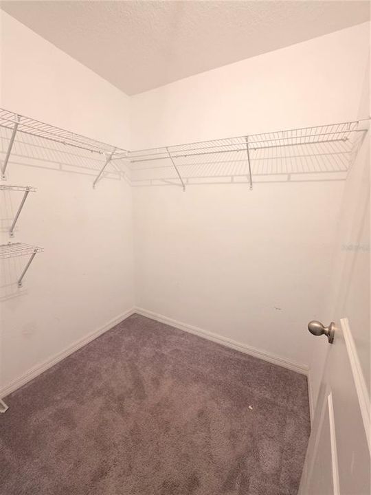 En Venta: $249,900 (3 camas, 2 baños, 1928 Pies cuadrados)