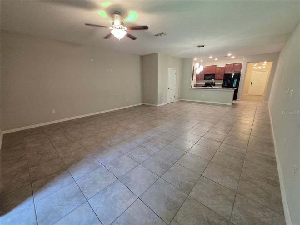En Venta: $249,900 (3 camas, 2 baños, 1928 Pies cuadrados)